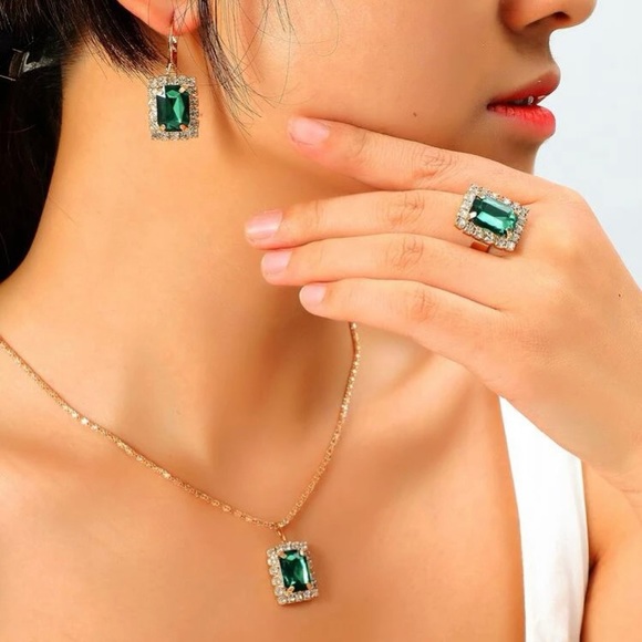 Emerald & Gold Queen's Treasures Necklace Earring & Ring Statement Jewel… - Picture 4 of 13